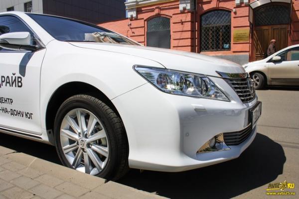В тихом омуте: Тест-драйв Toyota Camry